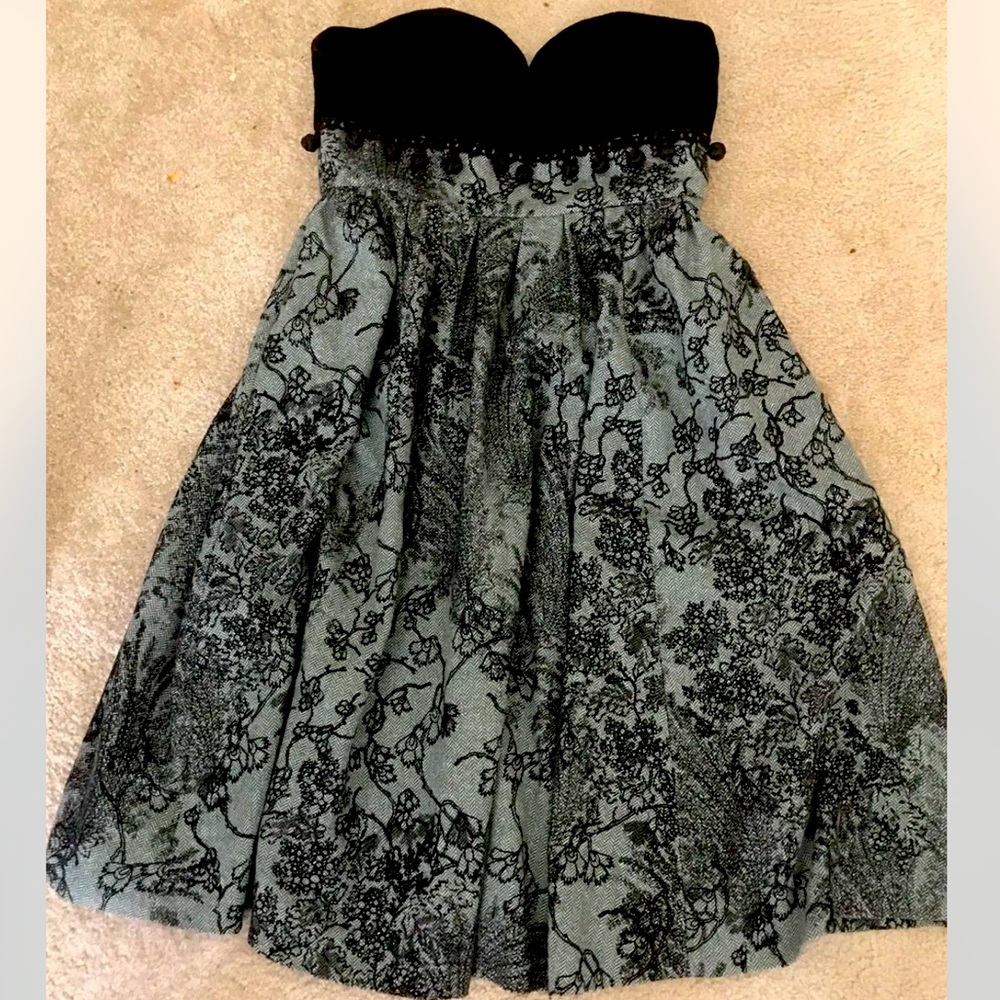 - ❤️❤️ Stunning Tibi New York Strapless Dress W/ Velvet Detail size 2❤️❤️ - Picture 3 of 3